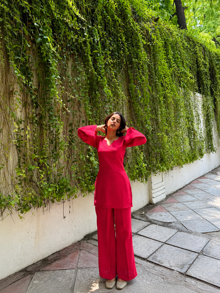 Women's Crimson Red Cotton Kurta Set with Straight Pants – Sweetheart Neck