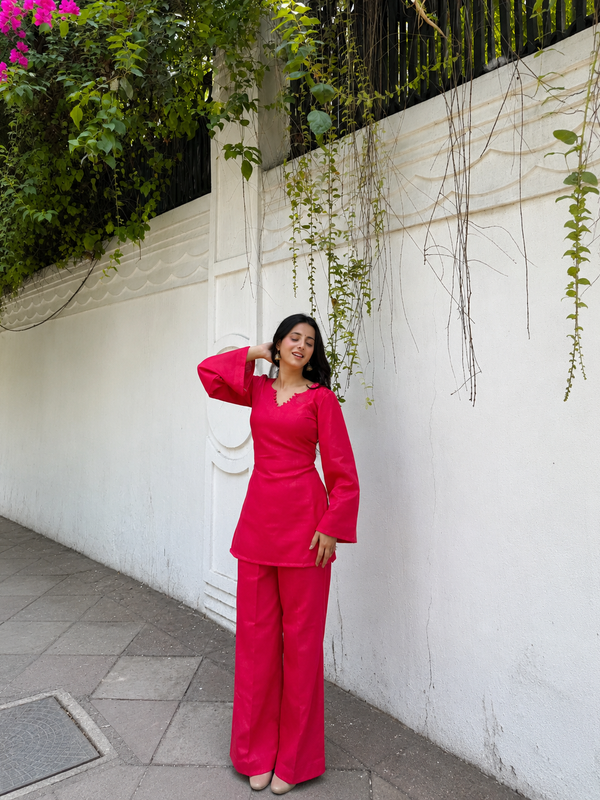Women's Crimson Red Cotton Kurta Set with Straight Pants – Sweetheart Neck