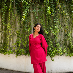 Women's Crimson Red Cotton Kurta Set with Straight Pants – Sweetheart Neck